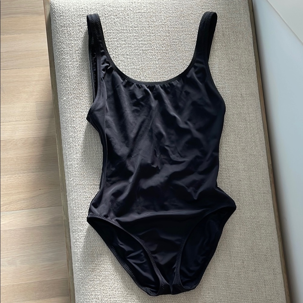 SOLID & STRIPED Black Swimwear